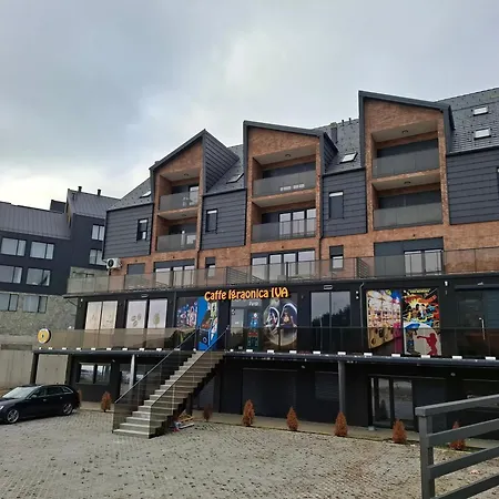 アパート Vidik Family